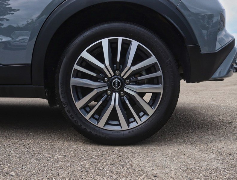 2024 Nissan Kicks SR FWD