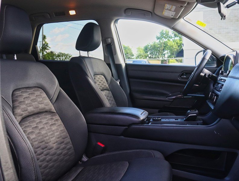 2024 Nissan Pathfinder S 4WD