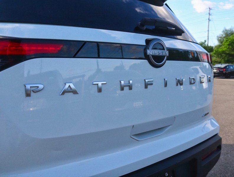 2024 Nissan Pathfinder S 4WD