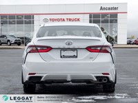 2024 Toyota Camry SE Auto