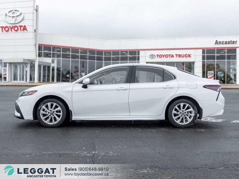 2024 Toyota Camry SE Auto