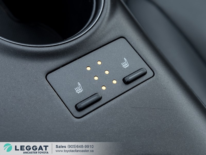 2024 Toyota Camry SE Auto