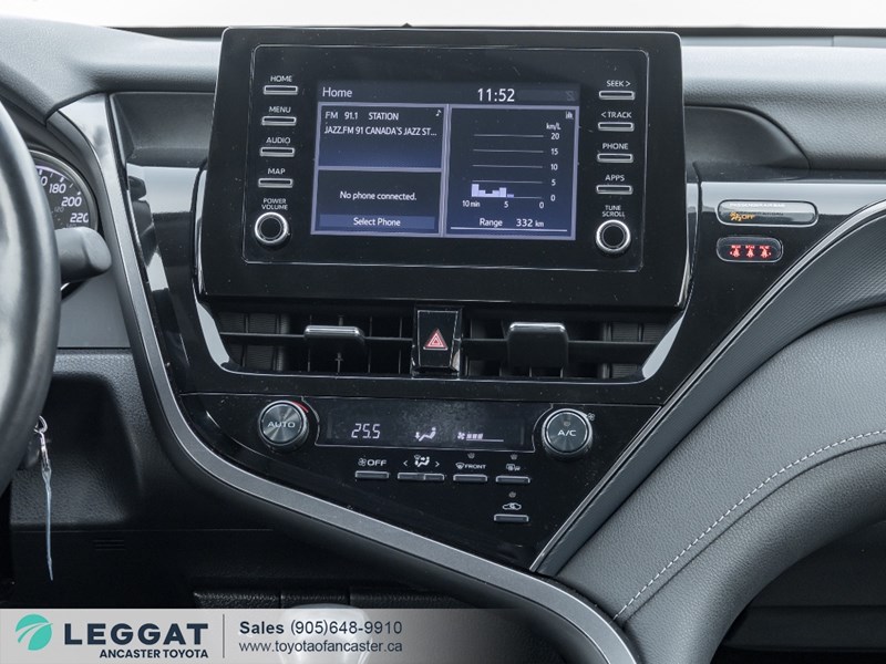 2024 Toyota Camry SE Auto