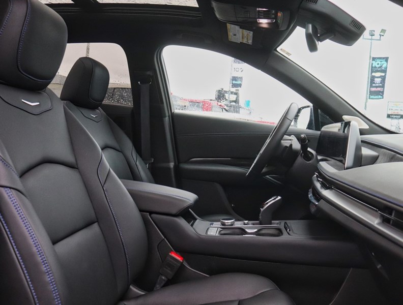 2025 Cadillac Xt4 AWD 4Dr Sport
