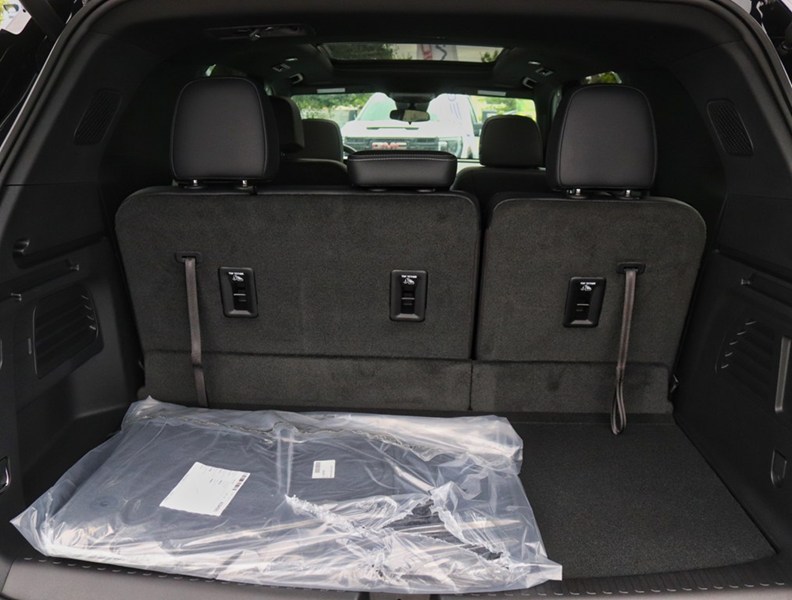2027 Chevrolet Traverse AWD 4Dr LT