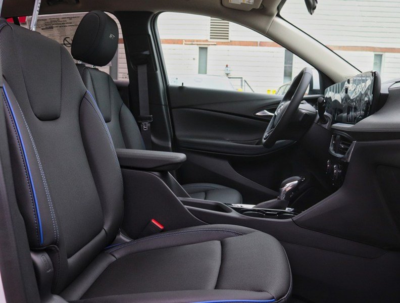 2026 Buick Encore Gx AWD 4Dr Sport Touring