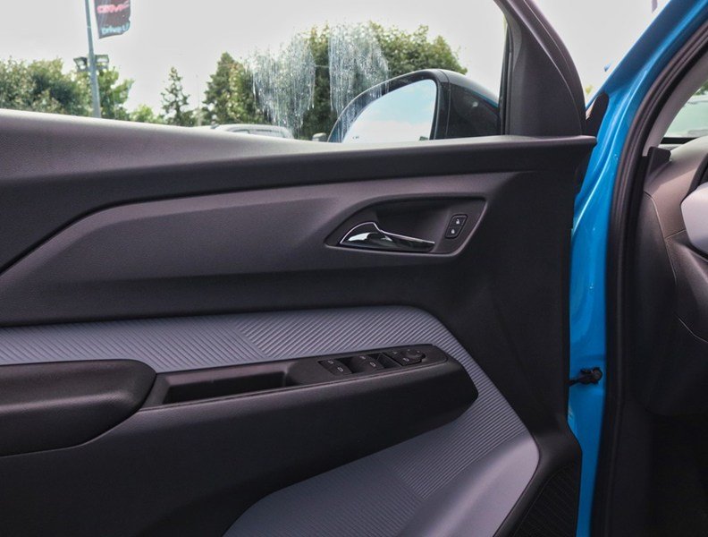 2027 Chevrolet Bolt FWD 4Dr LT