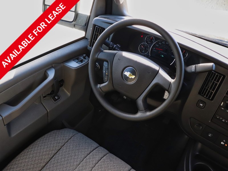 2025 Chevrolet Express 2500 RWD 2500 135