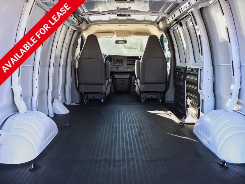 2025 Chevrolet Express 2500 RWD 2500 135