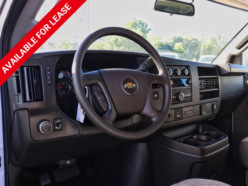 2025 Chevrolet Express 2500 RWD 2500 135