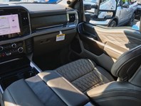 2026 Ford Super Duty F-350 Drw Platinum 4WD Crew Cab 8' Box