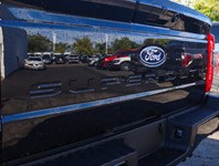 2027 Ford Super Duty F-250 Srw Lariat | 4X4 | 6.7L | Blk Pkg | Roof | Fx4 | Consl