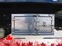 2024 FORD SUPER DUTY F-550 DRW XL 4WD Crew Cab 179