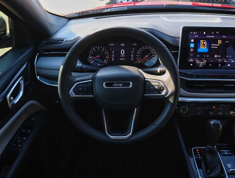 2023 Jeep Compass Limited | 4X4 | 2.0L | Roof | Prem Sound | Htd Str