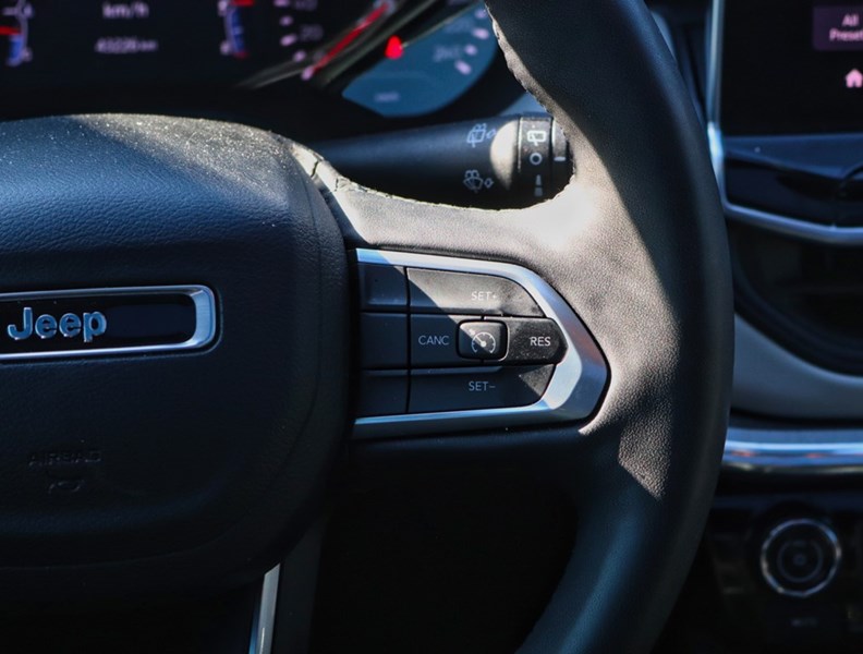 2023 Jeep Compass Limited | 4X4 | 2.0L | Roof | Prem Sound | Htd Str
