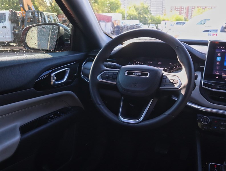2023 Jeep Compass Limited | 4X4 | 2.0L | Roof | Prem Sound | Htd Str