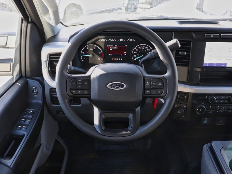 2024 FORD SUPER DUTY F-550 DRW XL 4WD CREW CAB 203