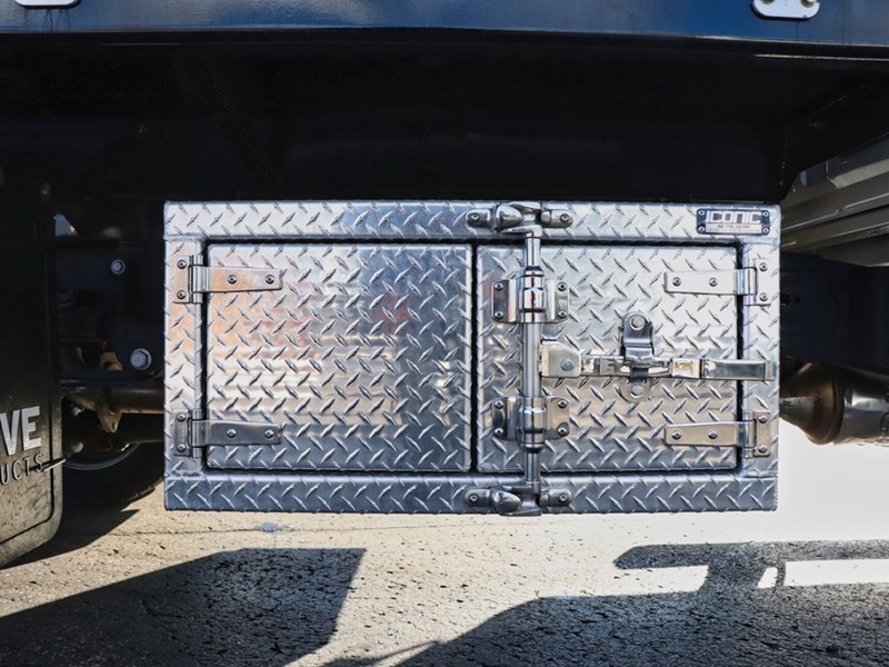 2024 FORD SUPER DUTY F-550 DRW XL 4WD CREW CAB 203