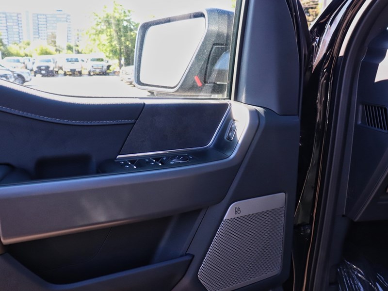 2025 Ford F-150 XLT | 4X4 | 2.7L | 303A | Blk Pk Pls | Roof | 20S