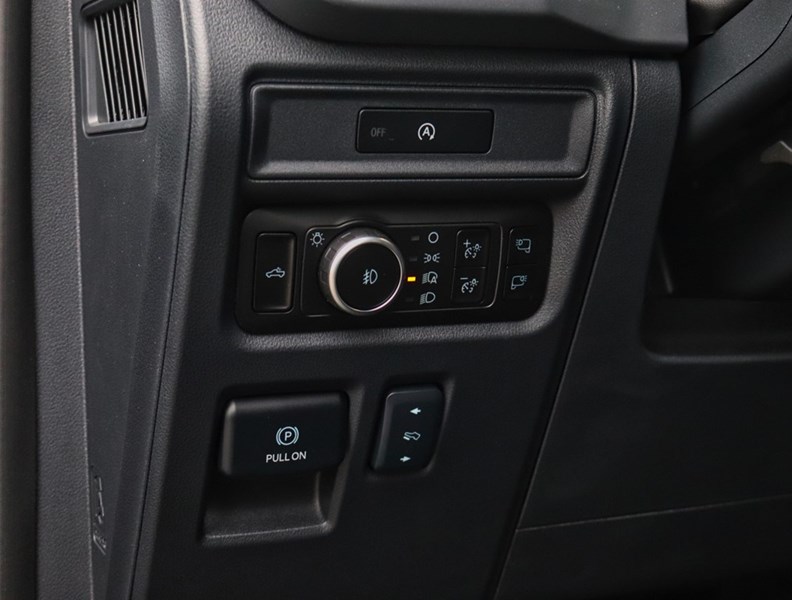 2025 Ford F-150 XLT | 4X4 | 2.7L | 303A |Blk Pk Pls |Roof | Bd Utl
