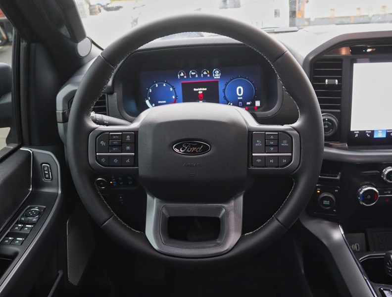 2025 Ford F-150 XLT | 4X4 | 2.7L | 303A |Blk Pk Pls |Roof | Bd Utl