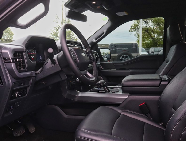 2025 Ford F-150 XLT | 4X4 | 2.7L | 303A |Blk Pk Pls |Roof | Bd Utl