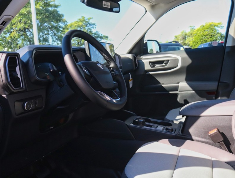 2026 Ford Bronco Sport Badlands | 4X4 | 2.0L | Tech | Roof | Crgo Mgmnt