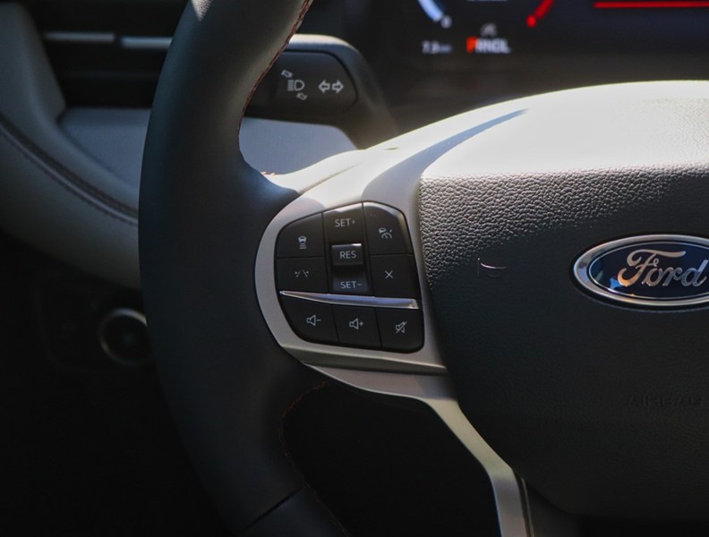 2026 Ford Explorer Active | 4WD | Comf Pkg | Roof | Crbn 20S