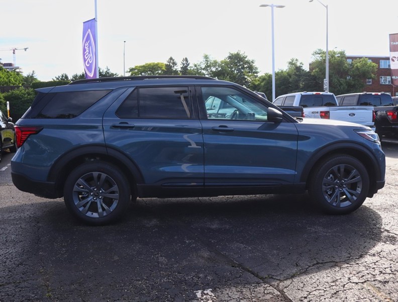 2026 Ford Explorer Active W/200A Pkg 4WD