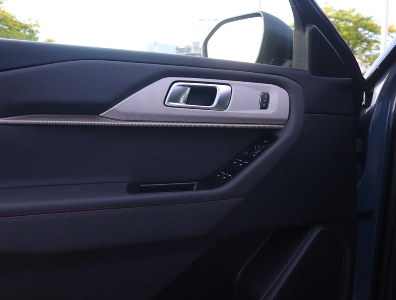 2026 Ford Explorer Active W/200A Pkg 4WD