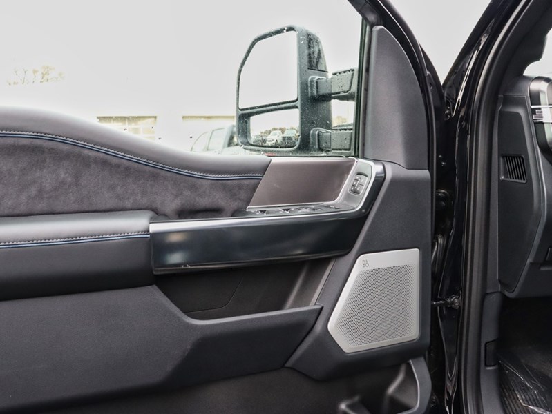 2026 Ford F-250 Platinum | 4X4 | 6.7L | Roof | 5Th Whl | Pro Pwr