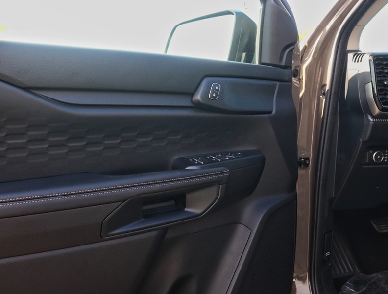 2026 Ford Ranger XLT | 4X4 | 2.3L | 300A | Runn Brds | Tow Pkg