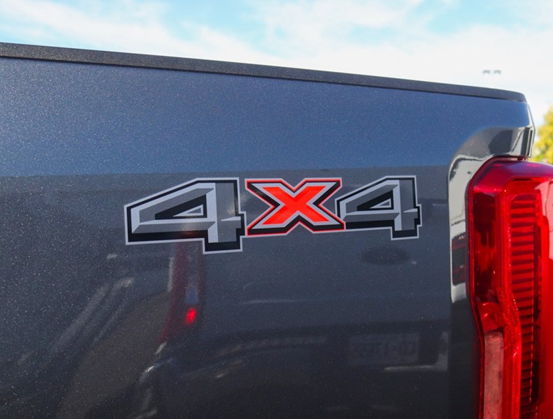 2027 Ford Super Duty F-250 Srw XLT | 4X4 | 7.3L | Rn Brds | Spray In | Sn Plw Prp