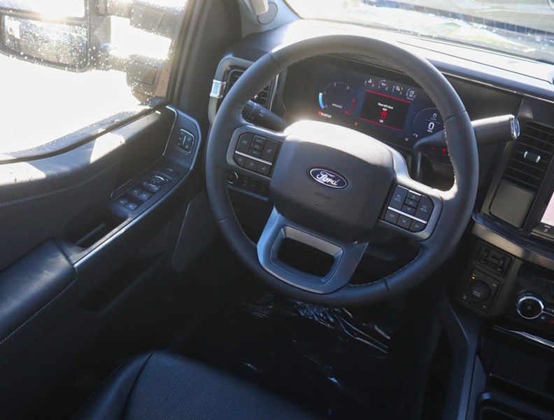 2027 Ford Super Duty F-250 Srw Lariat | 4X4 | 6.7L | Blk Pkg | Roof | Fx4 | Consl