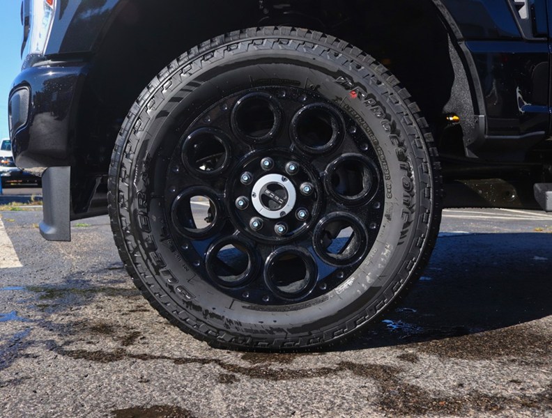 2027 Ford Super Duty F-250 Srw Lariat | 4X4 | 6.7L | Blk Pkg | Roof | Fx4 | Consl