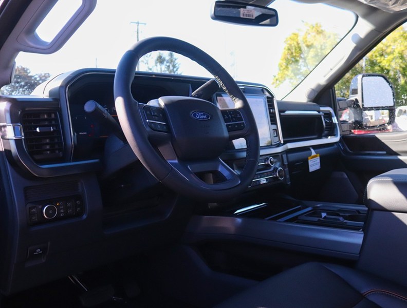 2027 Ford Super Duty F-250 Srw Lariat | 4X4 | 6.7L | Blk Pkg | Roof | Fx4 | Consl