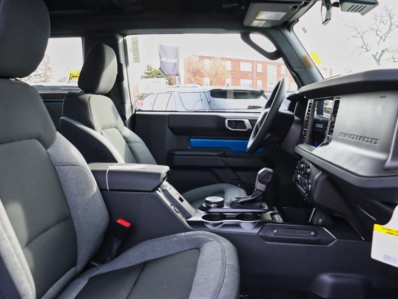 2026 Ford Bronco Base | 4X4 | 2.3L | 10-Spd Auto
