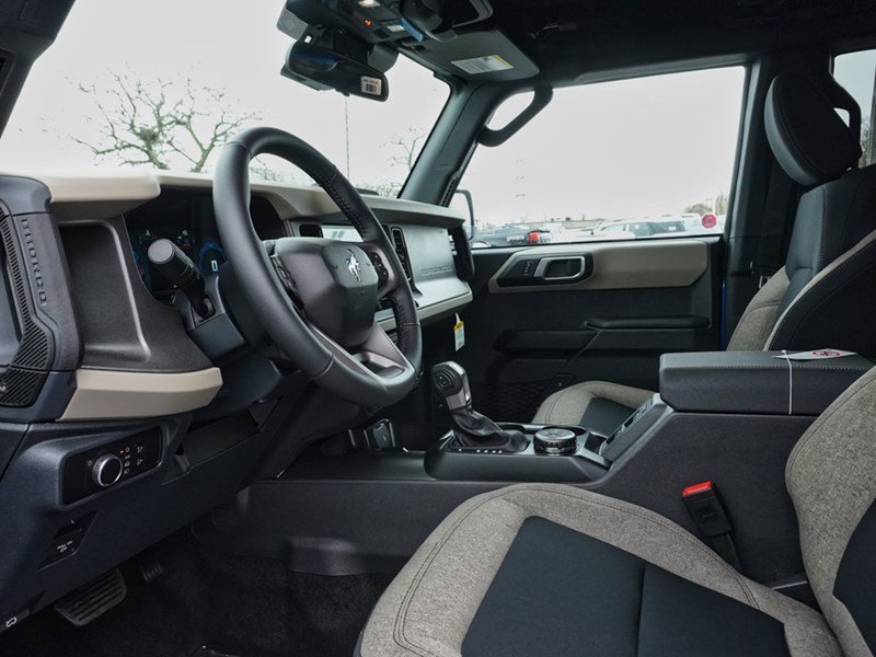 2026 Ford Bronco Big Bend | 4X4 | 2.3L | Hard Top | Side Step