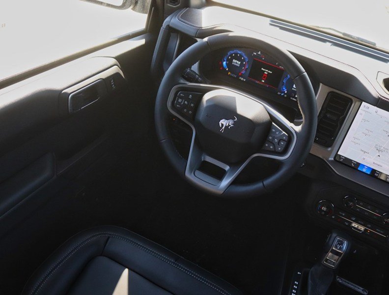 2026 Ford Bronco Outer Banks | 4X4 | 2.3L | Lux Pkg | Hard Top