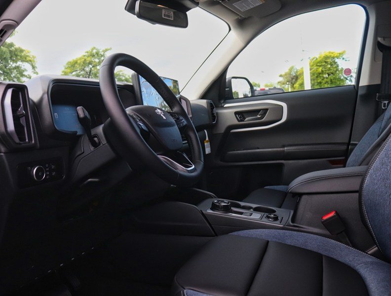 2026 Ford Bronco Sport Outer Banks | 4X4 | 1.5L | Roof | Tech Pkg