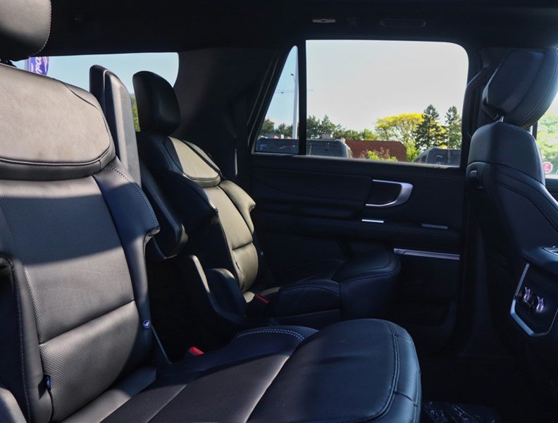 2026 Ford Expedition Max Platinum Max | 4X4 | Stealth Pkg | Conn Pkg