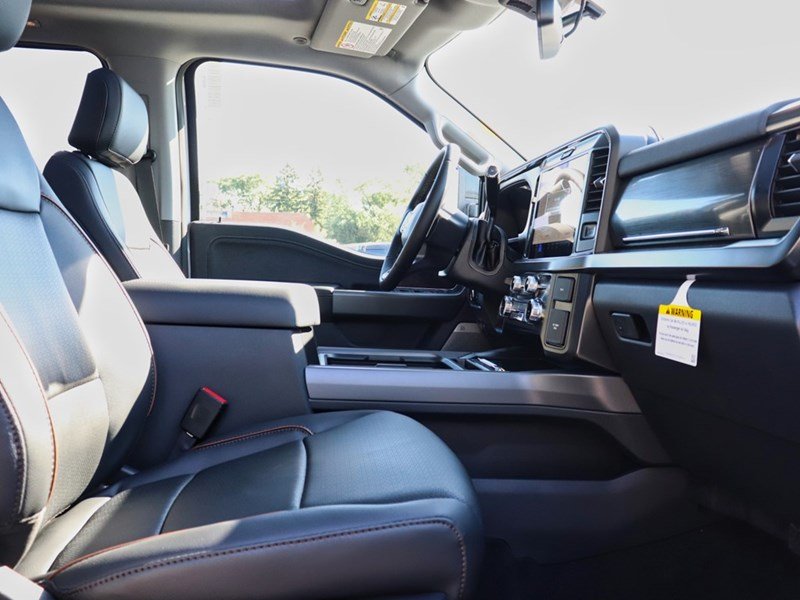 2026 Ford F-250 Lariat | 4X4 | 6.7L | Blk Pkg | Roof | Propwr 2Kw