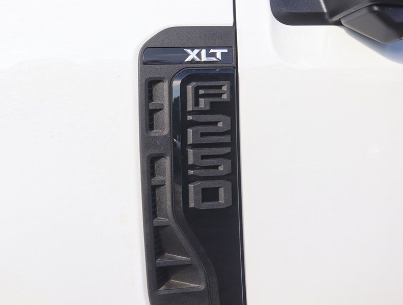 2026 Ford Super Duty F-250 Srw XLT | 4X4 | 6.8L | Prem Pkg | Blk Pkg | Console