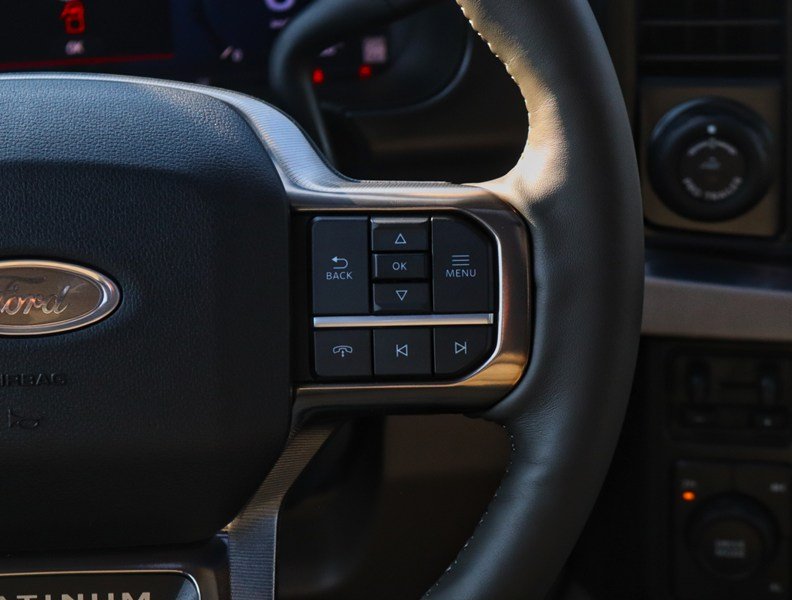 2026 Ford Super Duty F-350 Drw Platinum 4WD Crew Cab 8' Box