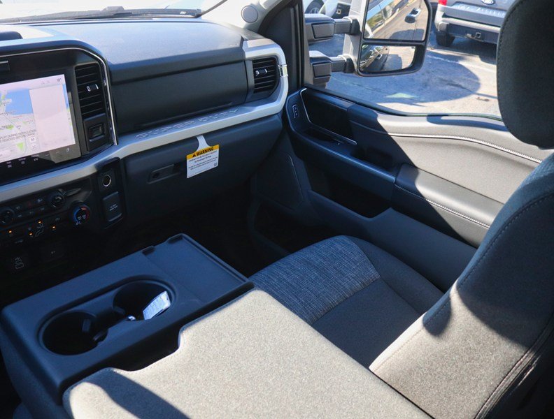 2027 Ford Super Duty F-250 Srw XLT | 4X4 | 7.3L | Blk Pkg | Prem Pkg | Fx4