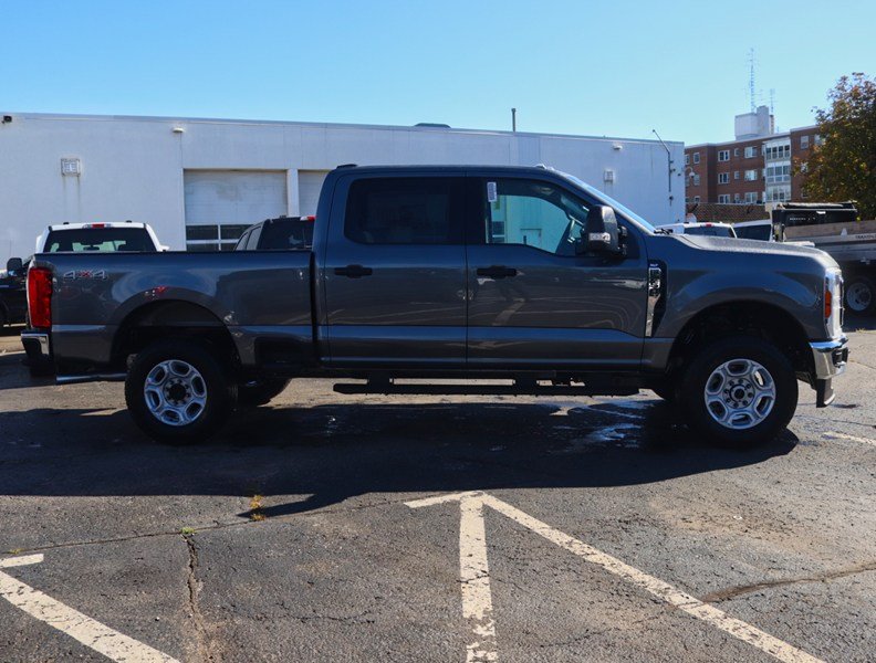 2027 Ford Super Duty F-250 Srw XLT | 4X4 | 7.3L | Rn Brds | Spray In | Sn Plw Prp