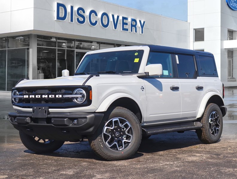 2026 Ford Bronco Outer Banks | 4X4 | 2.3L | Lux Pkg | Hard Top