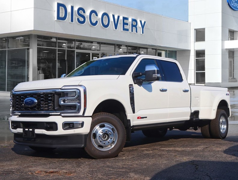 2026 Ford Super Duty F-350 Drw Platinum 4WD Crew Cab 8' Box