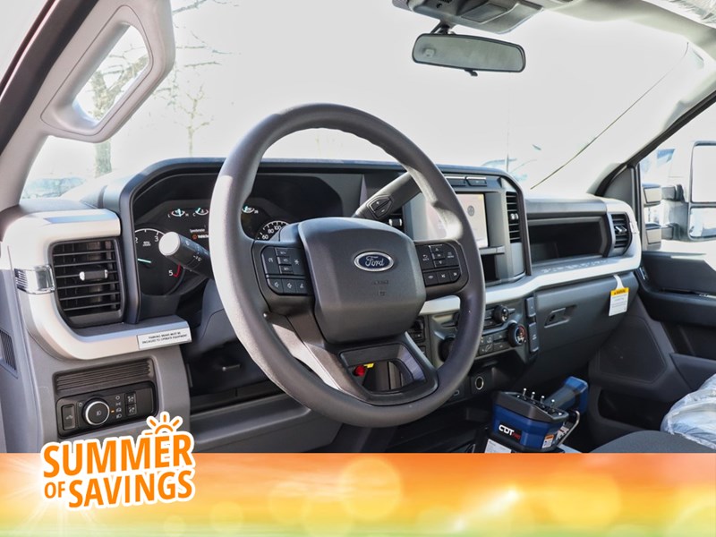2024 FORD SUPER DUTY F-550 DRW XL 4WD Reg Cab 145