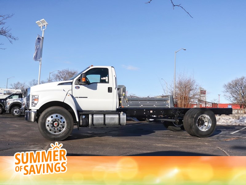 2024 FORD SUPER DUTY F-750 STRAIGHT FRAME Reg Cab